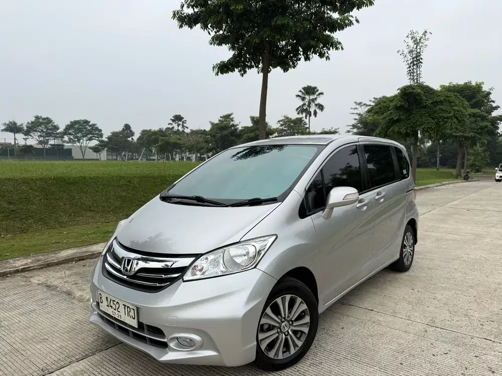 Honda Freed PSD / E 2013 Silver