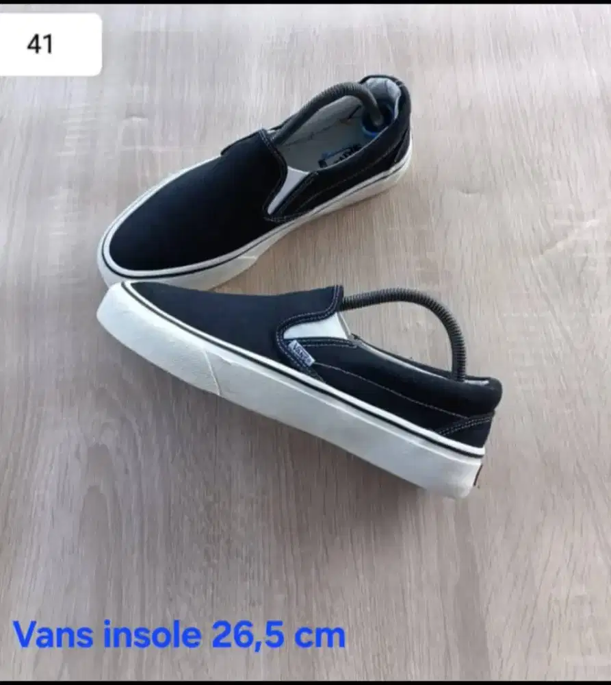Sepatu Vans slip on