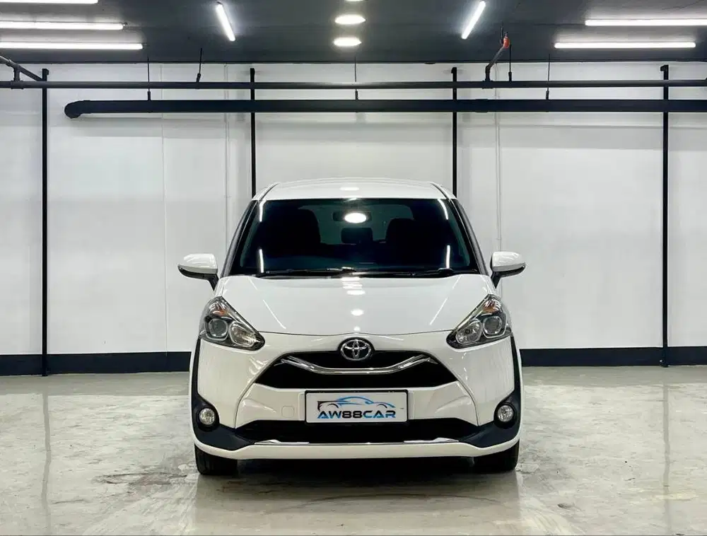 Toyota Sienta V 1.5 AT 2020 Putih