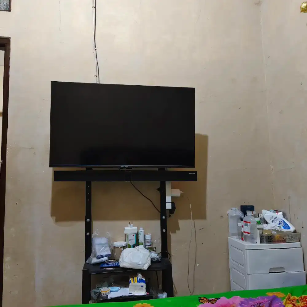 POLYTRON 43 Jarang d pakai, kondisi sprti baru. Cek ke rmh aj.