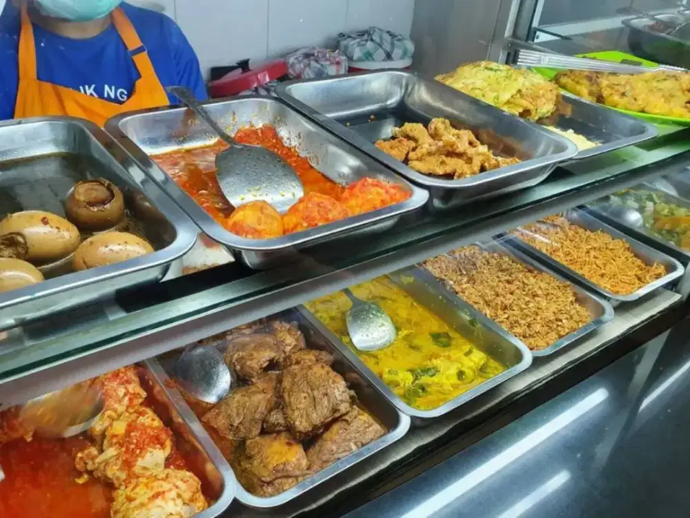 Dicari cepat tukang masak perempuan utk warteg