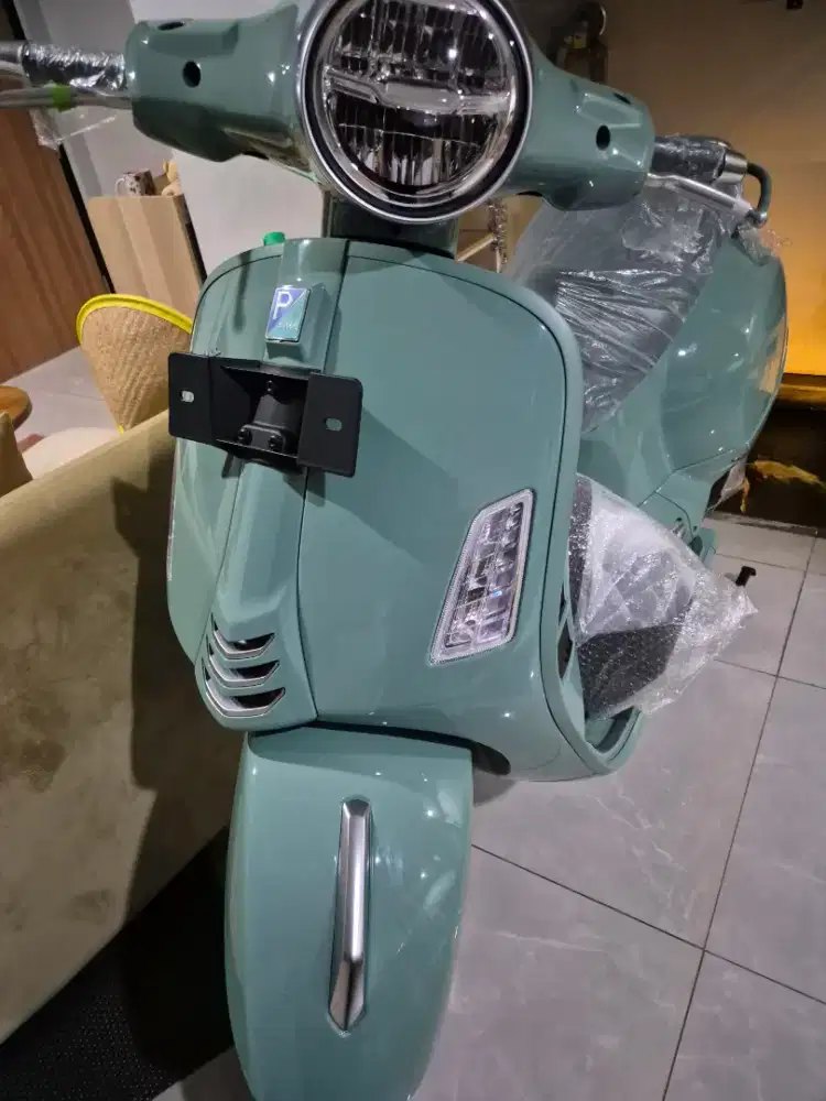 Vespa GTS 250 80th Annversary