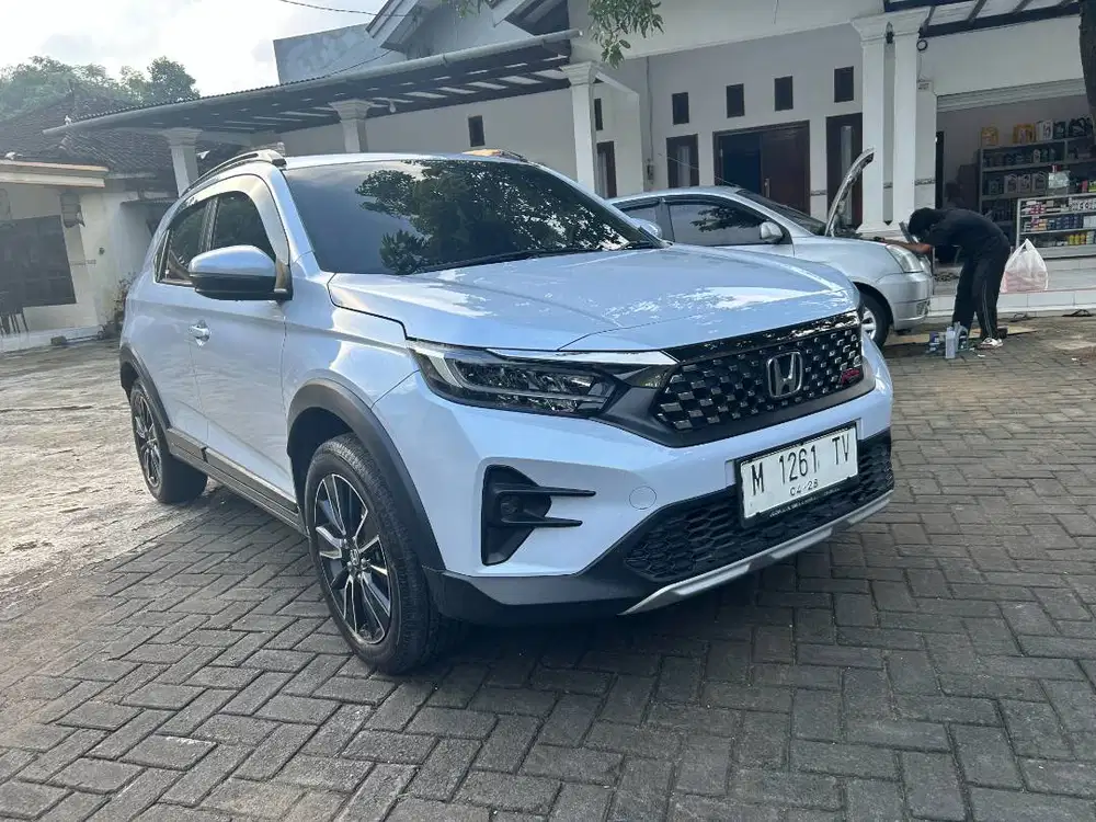 Honda WRV RS SENSING 2023 Pemakaian Pribadi Istri (Jarang Pakai)