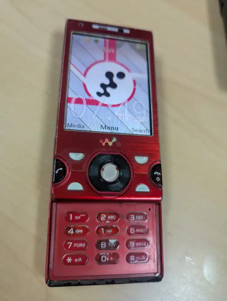 Sony Ericsson W995 aka Hikaru Red