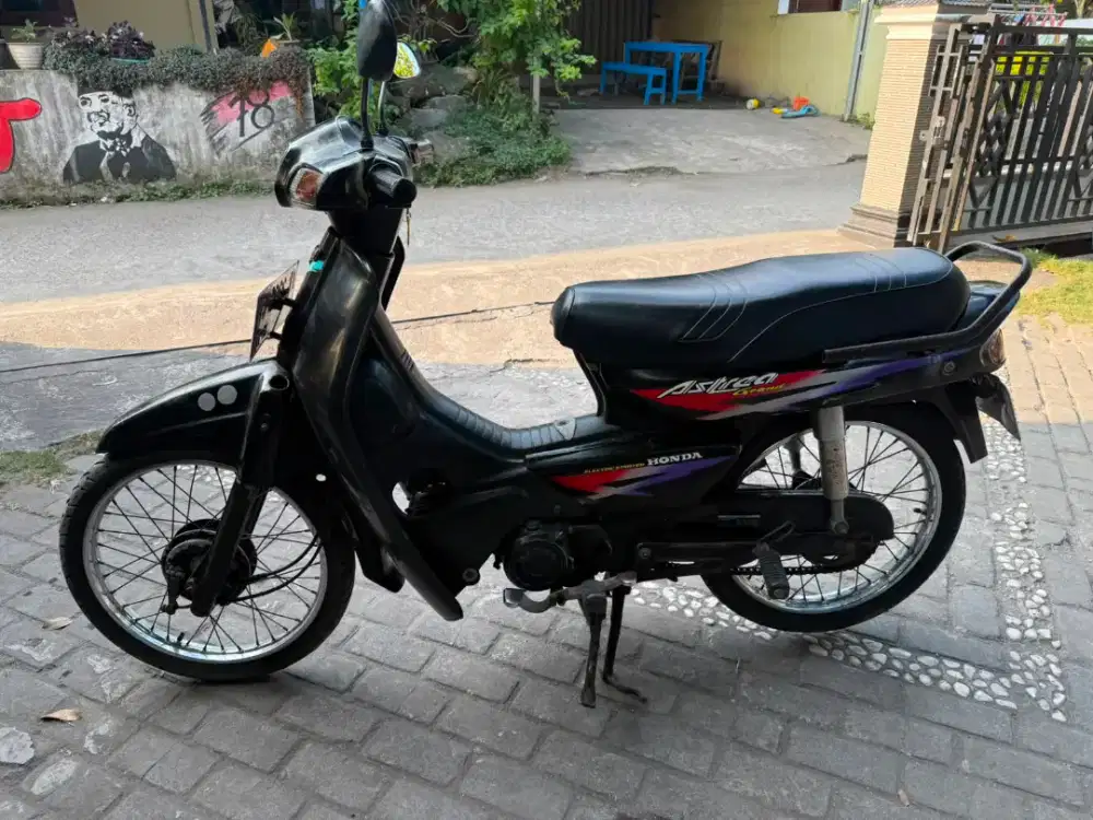 Astrea grand THN 1995 plat AB sleman