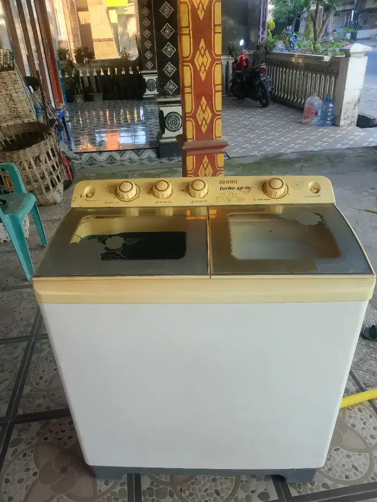 Mesin cuci merk Akari 12kg