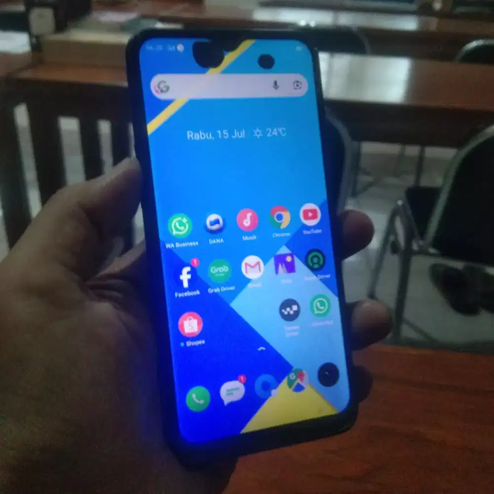 Handphone Realme C2 Ram 2/32 Kondisi Minus Layar Tompel