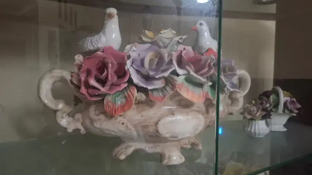 Keramik italy Capodimonte Capodemonte 
Besar panjang -/+ 50cm