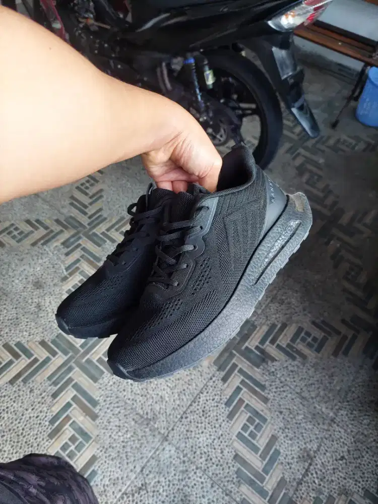 Sepatu Kanky 43 fullblack