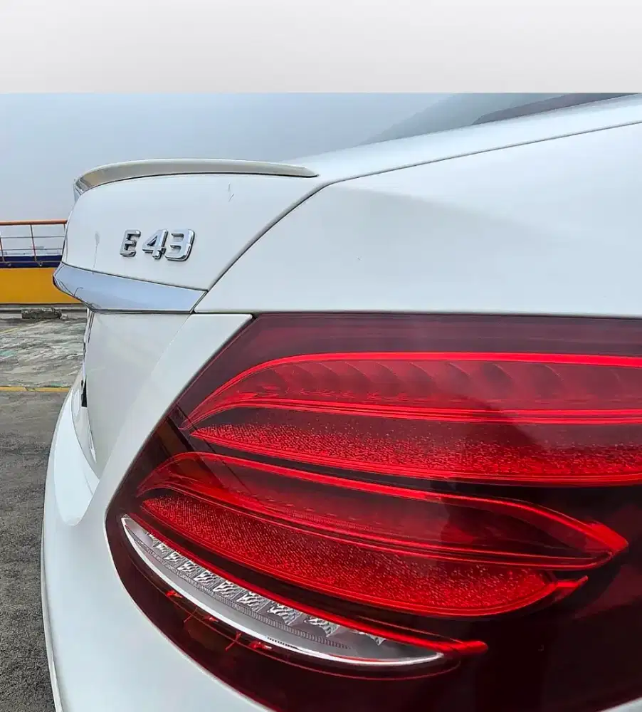 Mobil di jual benz E43.