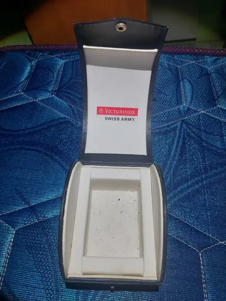 Box Jam Tangan Victorinox Swiss Army