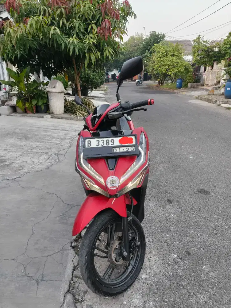 Honda Vario 150 Keyless Tahun 2019 warna Merah Doff.