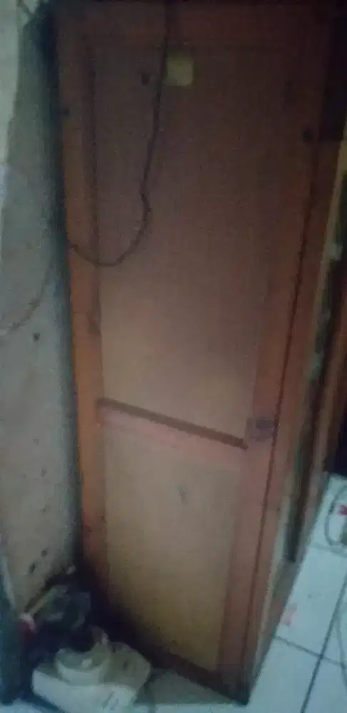Dijual lemari kaca