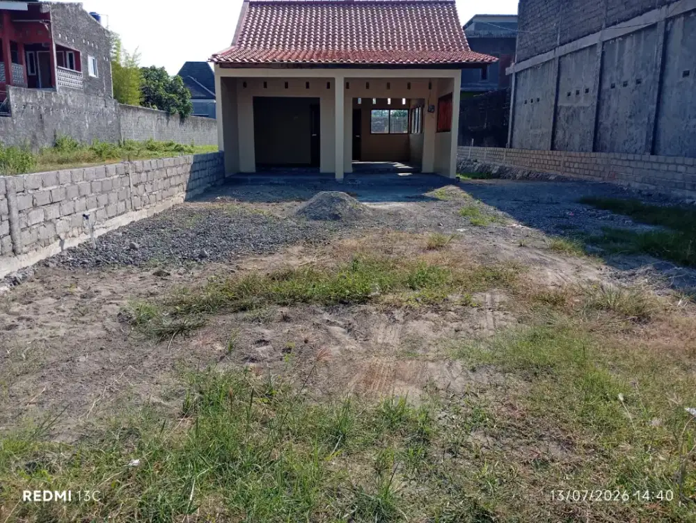 Disewakan rumah jl raya lpmp cocok untuk usaha,gudang atau garasi