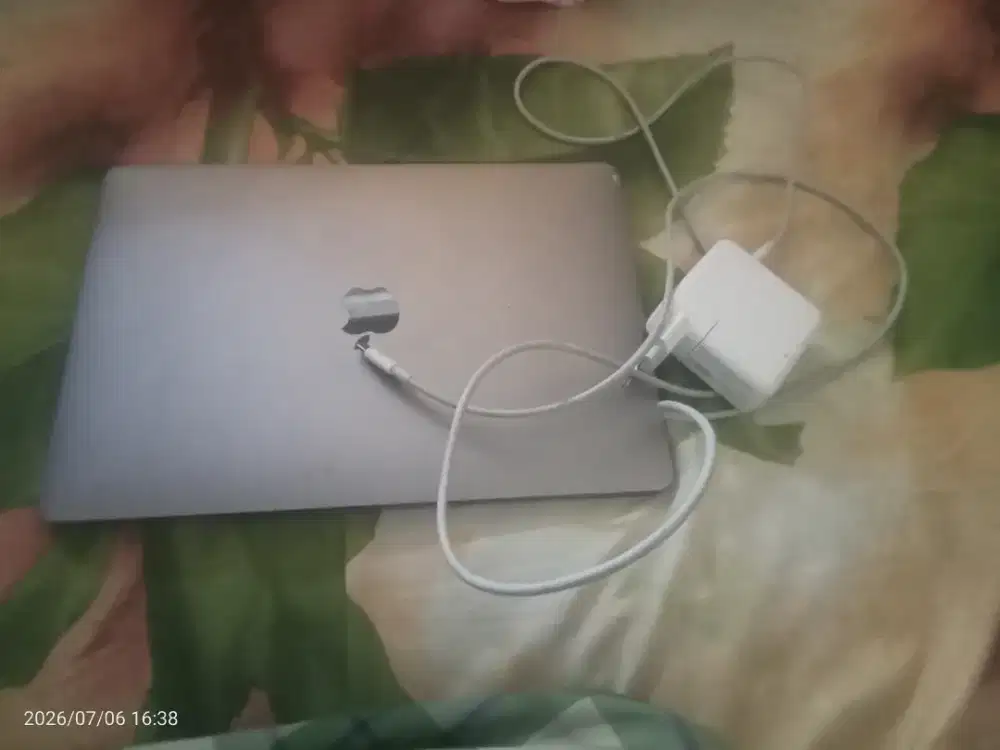 Jual BU MacBook Pro 2017 Touchbar Normal Mulus Nominus Siap Pakai