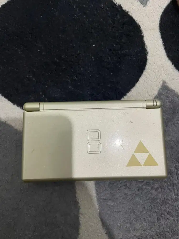 Nintendo DS lite