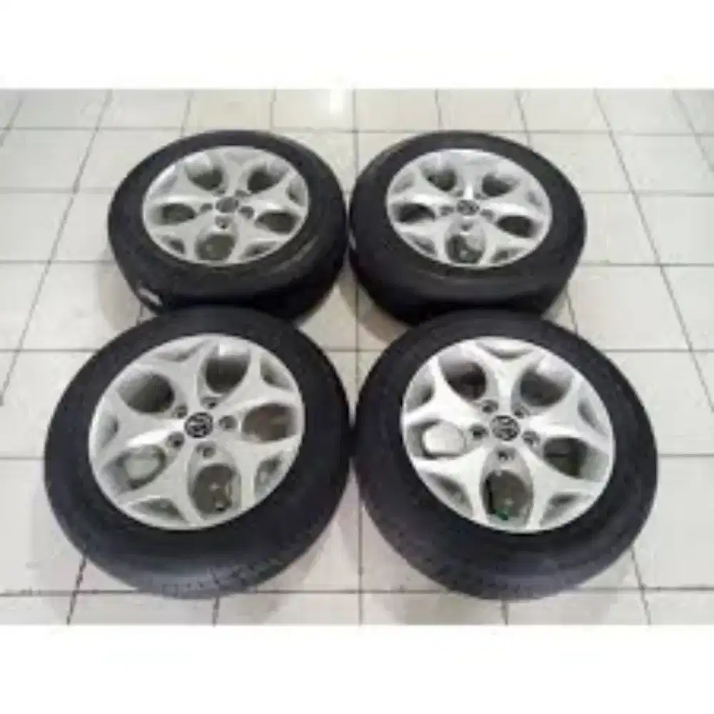 Velg mazda biante th 2017 ori ban seadanya bisa di pakai