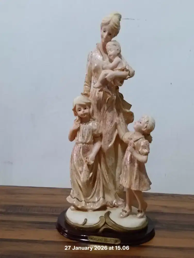 Patung Pajangan Ibu Anak