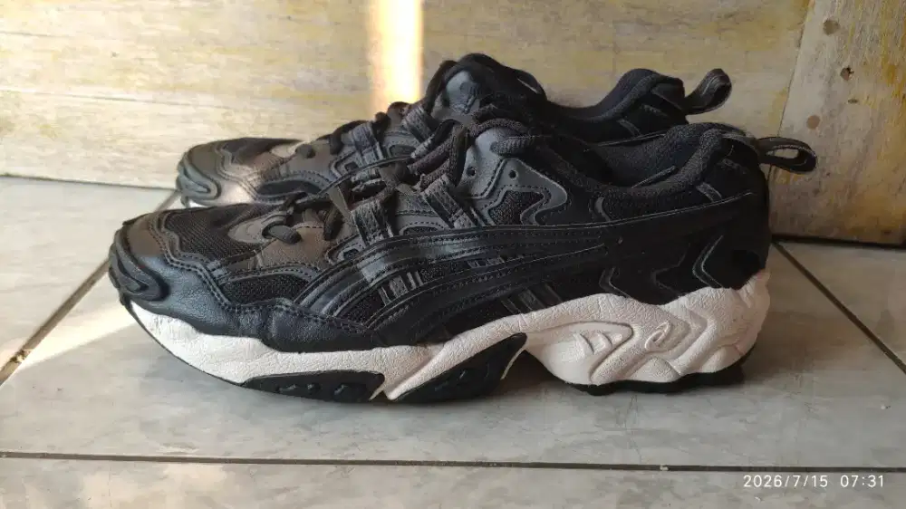 Asics gel nandi size 42.5