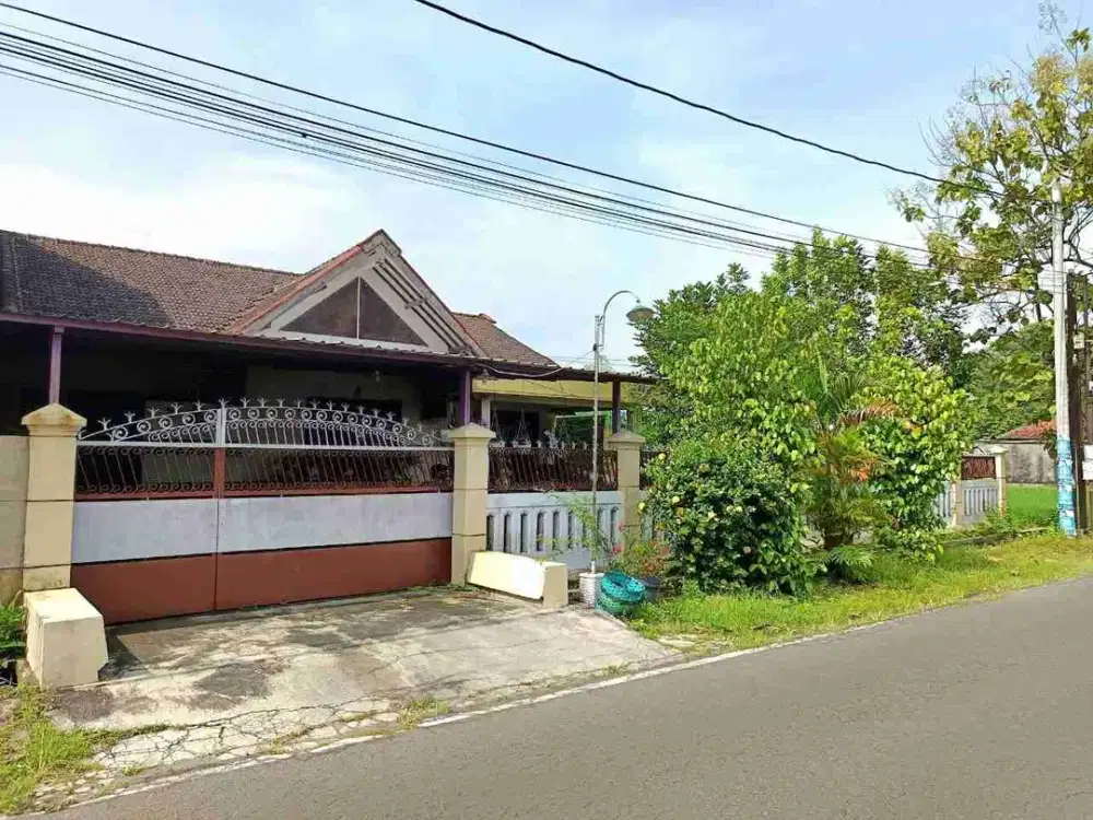 Rumah Luas Dekat Rs Pku Karanganyar