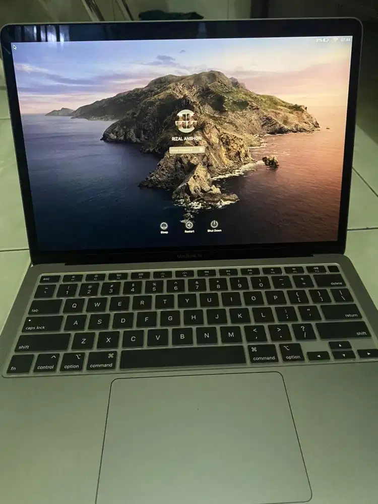 Macbook Air 13-inch 2020 8/256