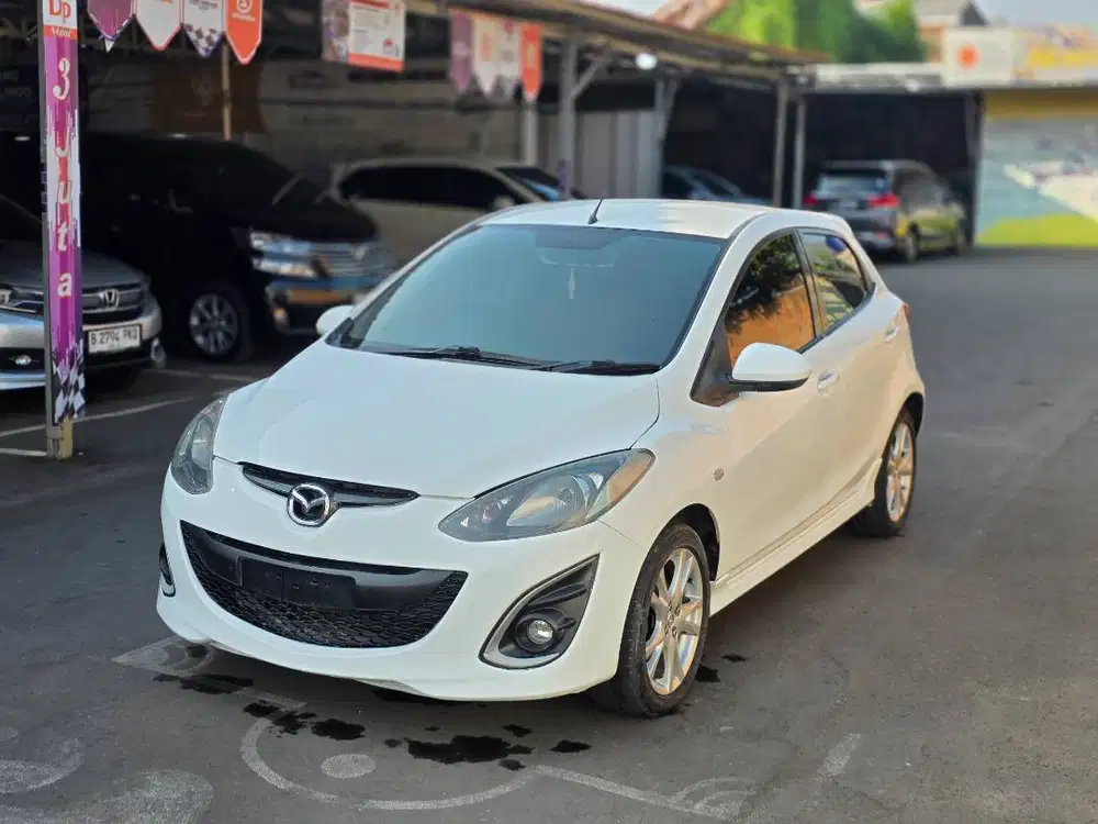 Mazda 2 R Matic 2011 Dp 7 Juta Promo