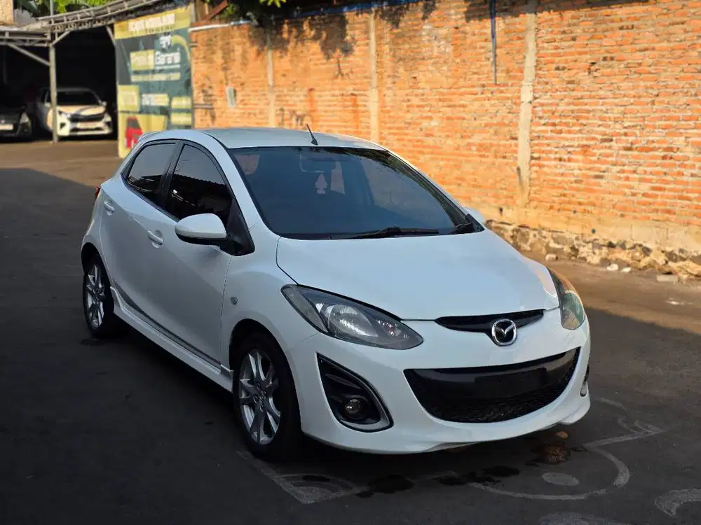 Mazda 2 R Matic 2011 Dp 7 Juta Promo