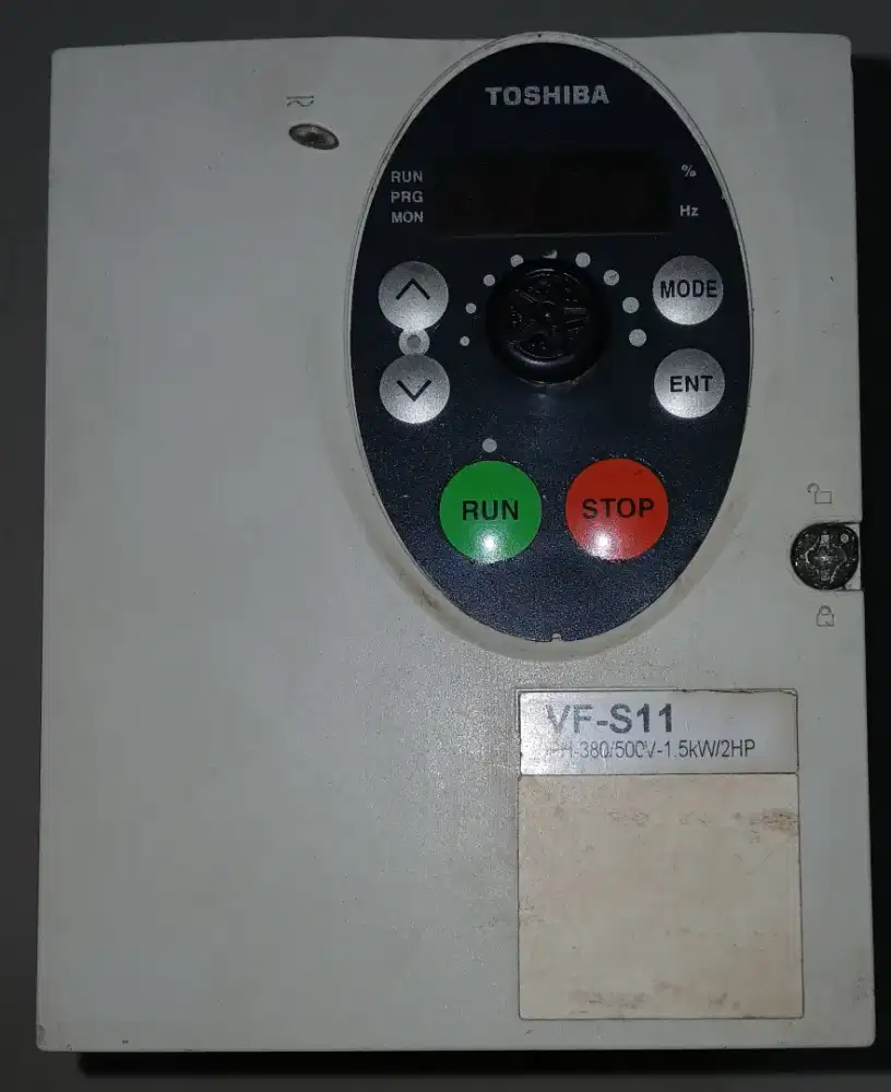 Inverter toshiba 1.5 kw 2 hp 380 volt 3 phase kondisi normal