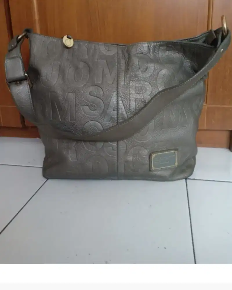 Tas Selempang MJ