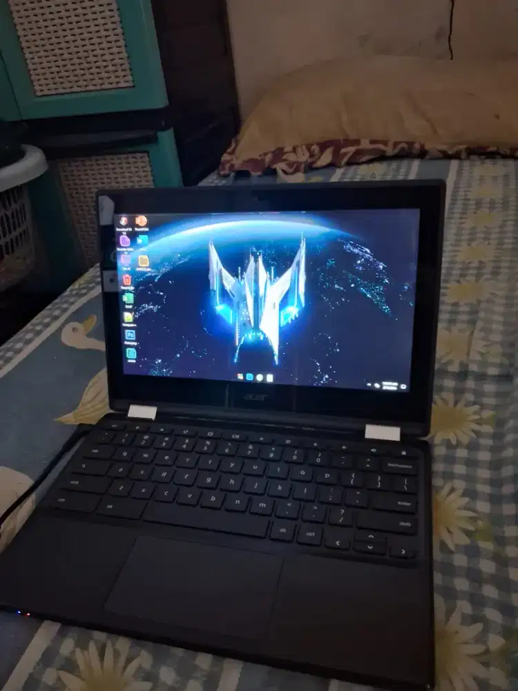 Laptop ACER chrome R11 .inus layar redup terang