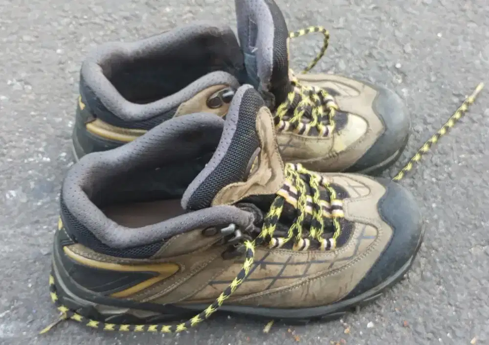 Sepatu outdoor K2