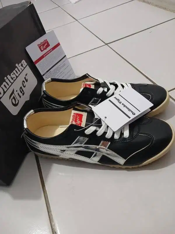Sepatu wanita onitsuka