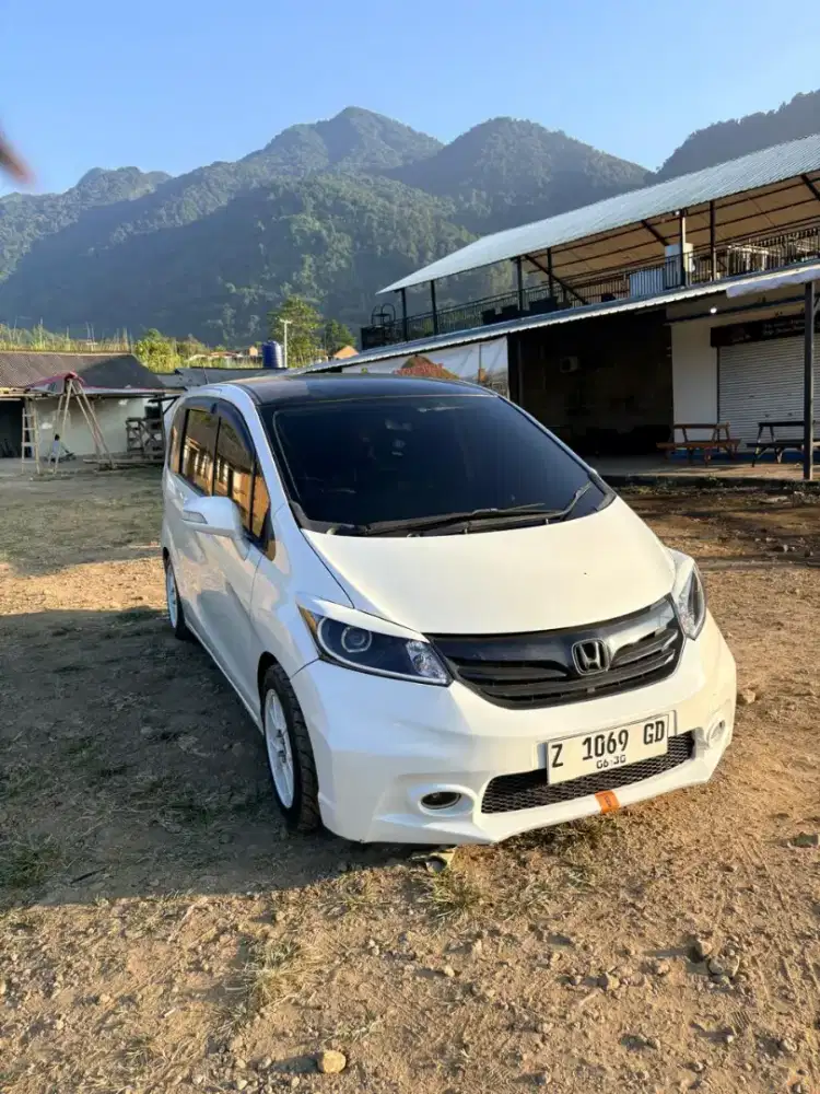 Honda freed 2013