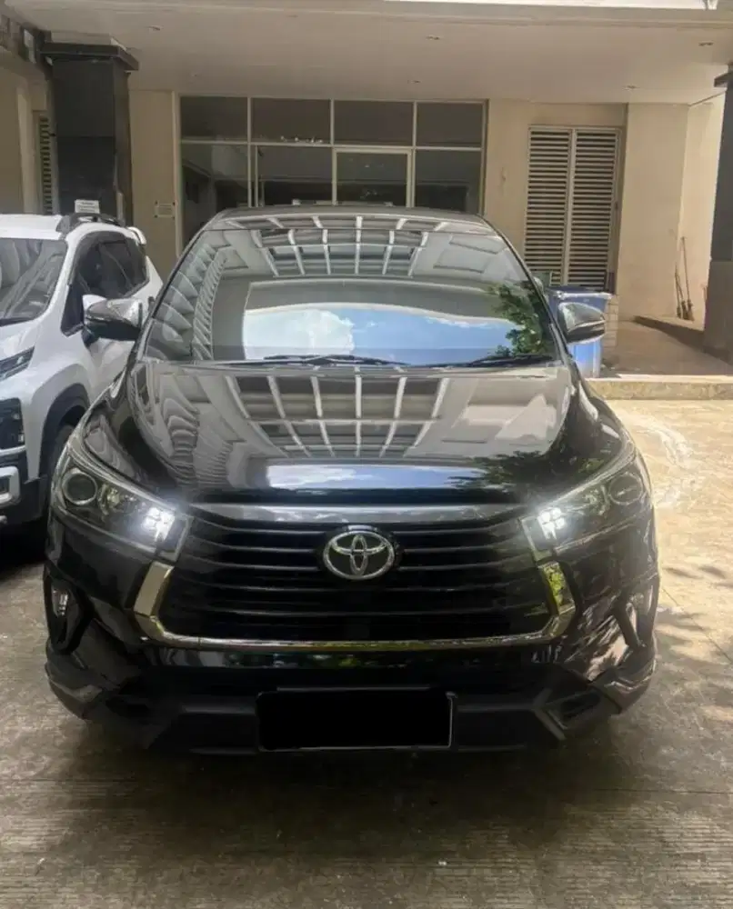 INNOVA VENTURER 2.4 A/T 2022