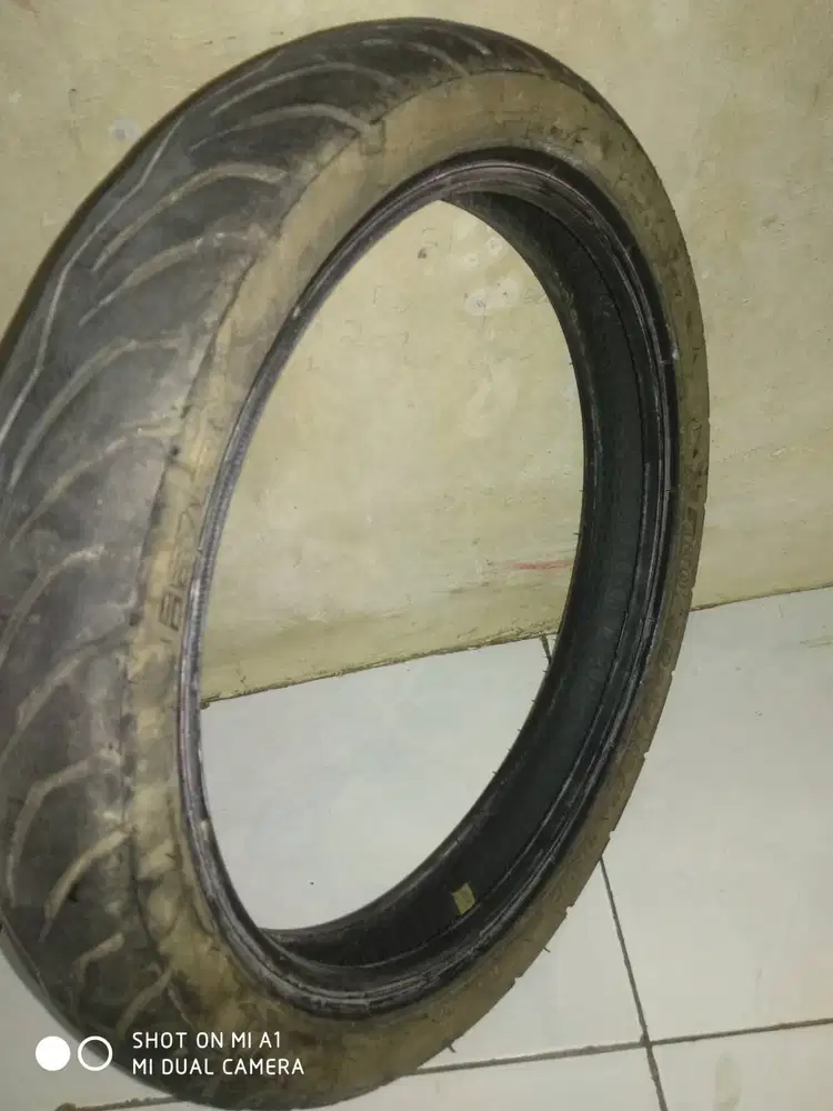 DIJUAL BAN MOTOR BEKAS