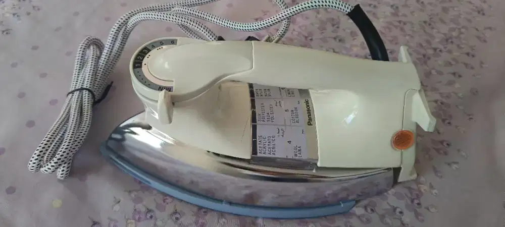 Panasonic NI-22AWTSR Dry Iron - Ivory