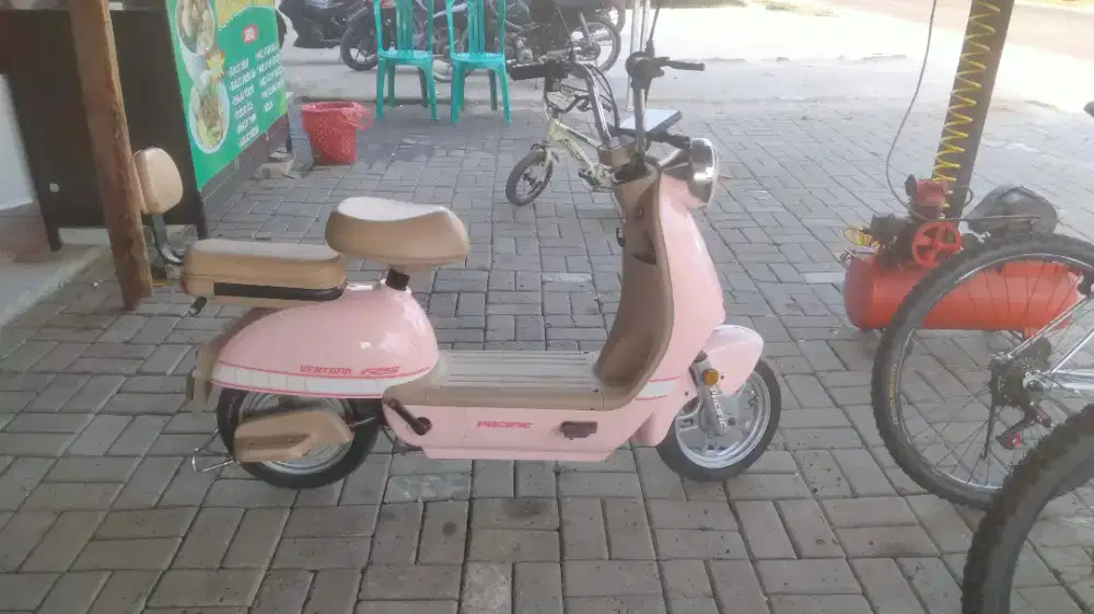 Di di jual sepeda listrik normal lengkap siap pake
