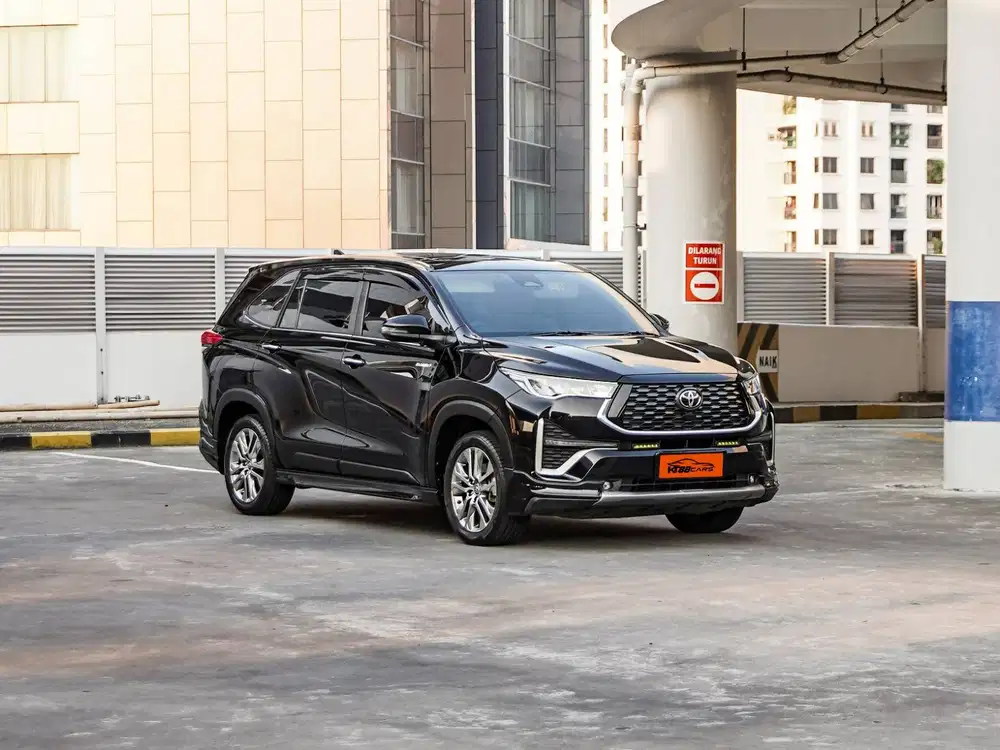 Zenix Q hybrid Modelista Hitam Th 2023