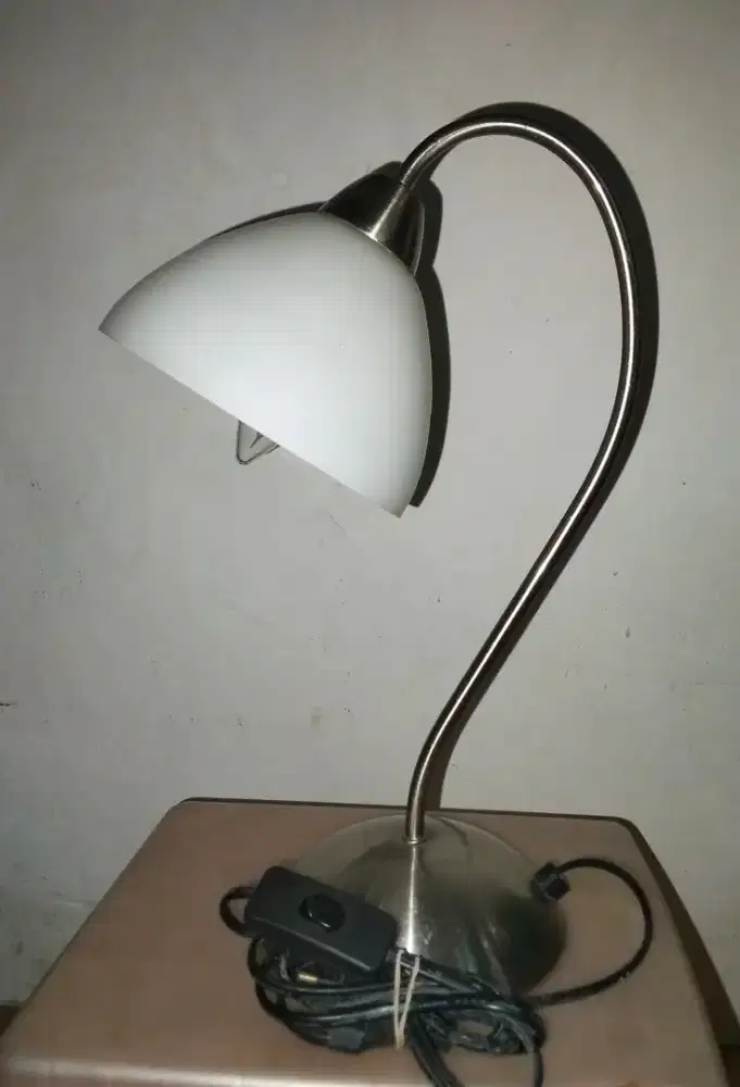 Lampu meja keren