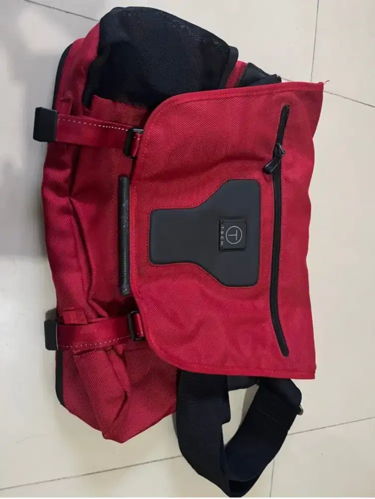 Tumi tech messenger bag