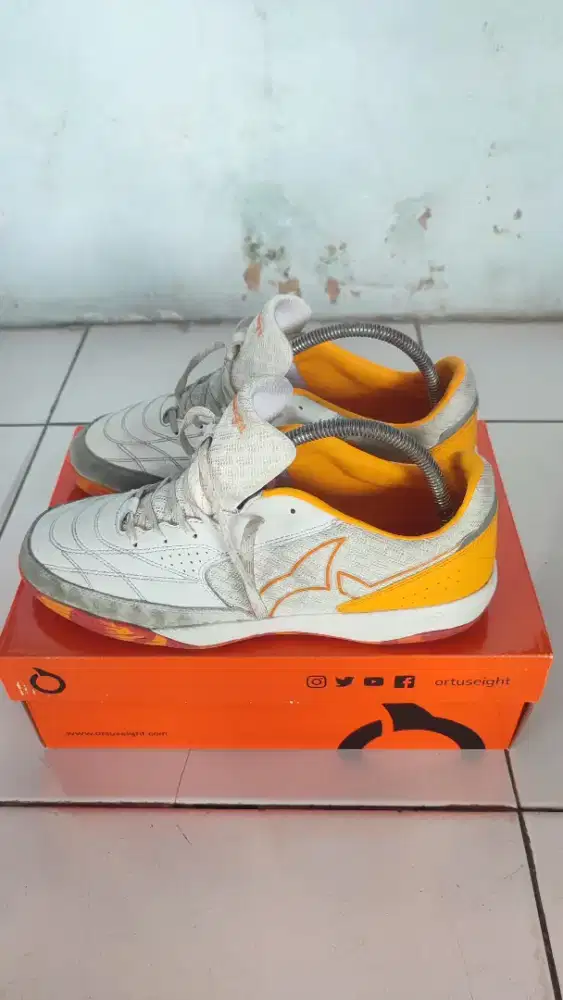Sepatu futsal ortuseight jogosala vanquish original