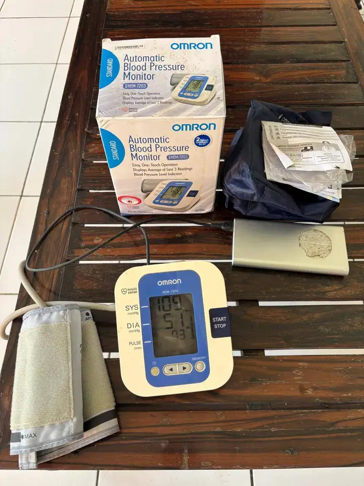 Omron blood pressure HEM-7203