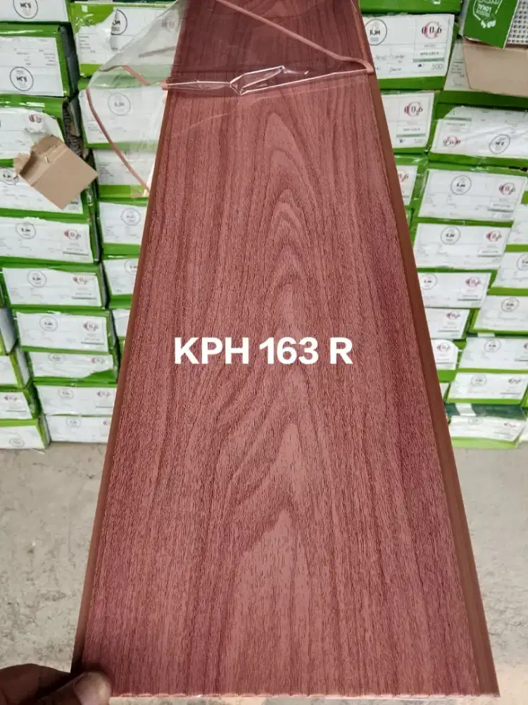 Distributor plafon PVC