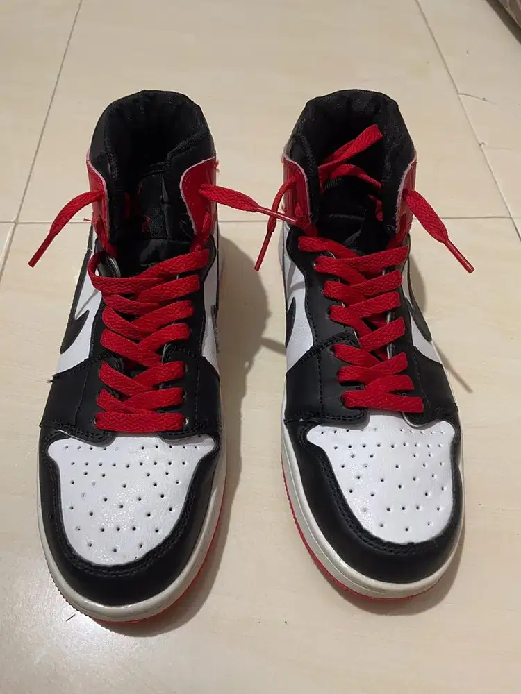 sepatu nike air jordan 1 high bred