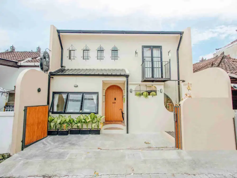 Dijual Villa Mewah Siap Huni full Furnish Di Berawa Canggu Bali