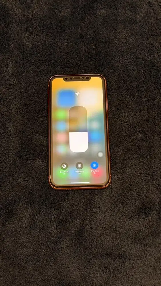 Iphone Xr Coral 128GB Terdaftar Hp dan charger