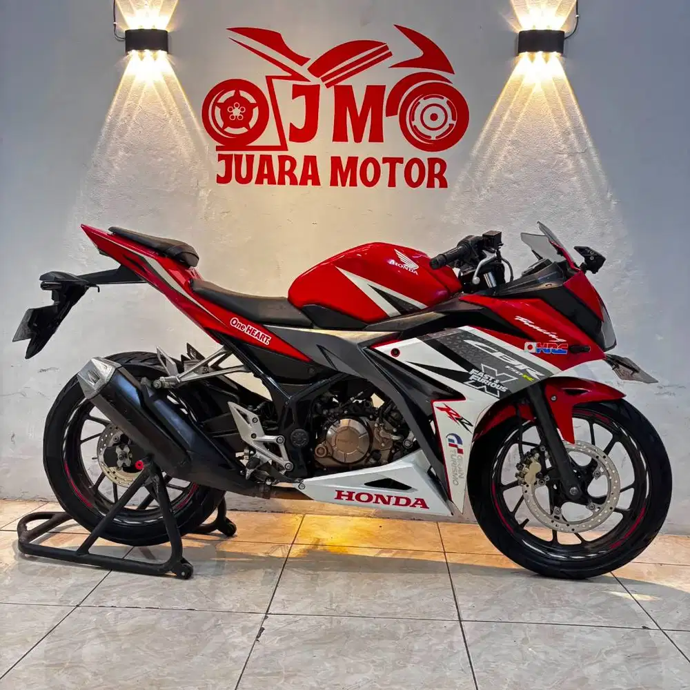 CBR 150 R 2017 KONDISI TERAWAT MESIN HALUS SIAP PAKAI NO KENDALA