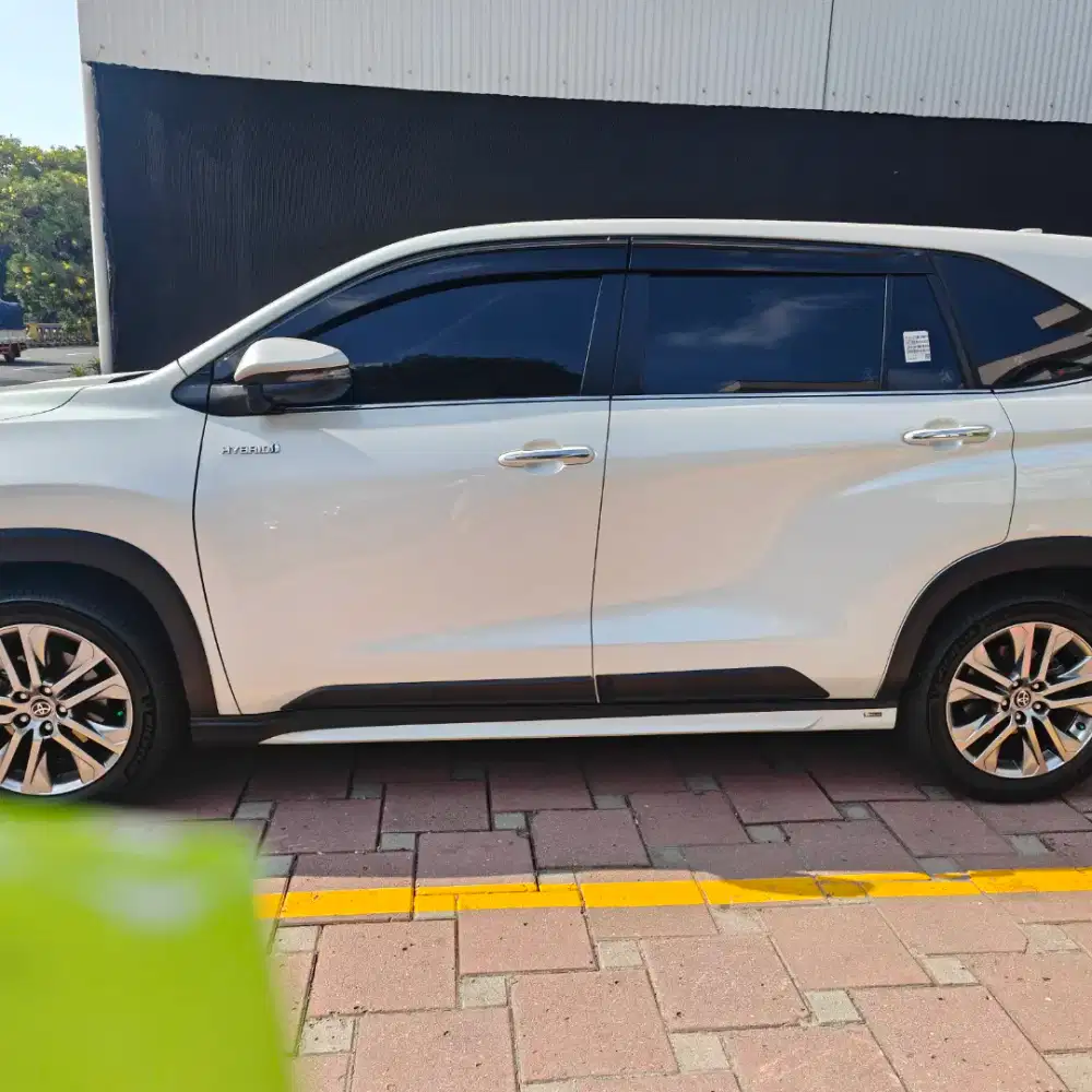 Toyota Kijang Innova Zenix Hybrid Tipe Q