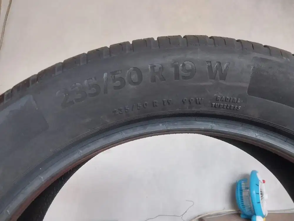 Ban Continental 235/50 R19 W BARU