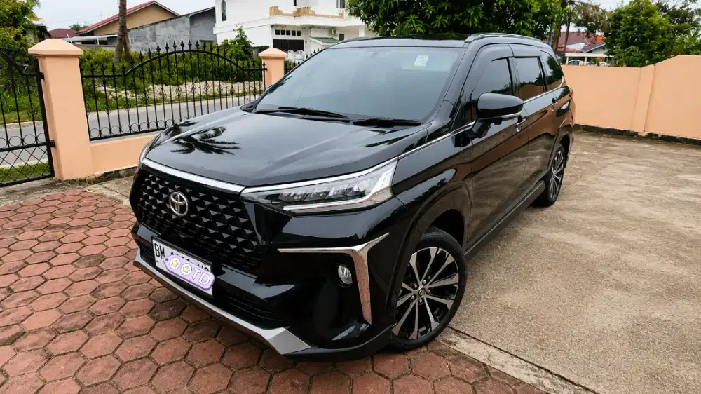 DIJUAL TOYOTA VELOZ 1.5 Q HITAM